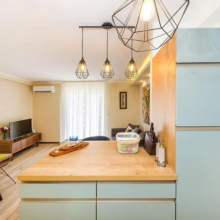 Daire Ema 2br Apt. In Old Town Centre *