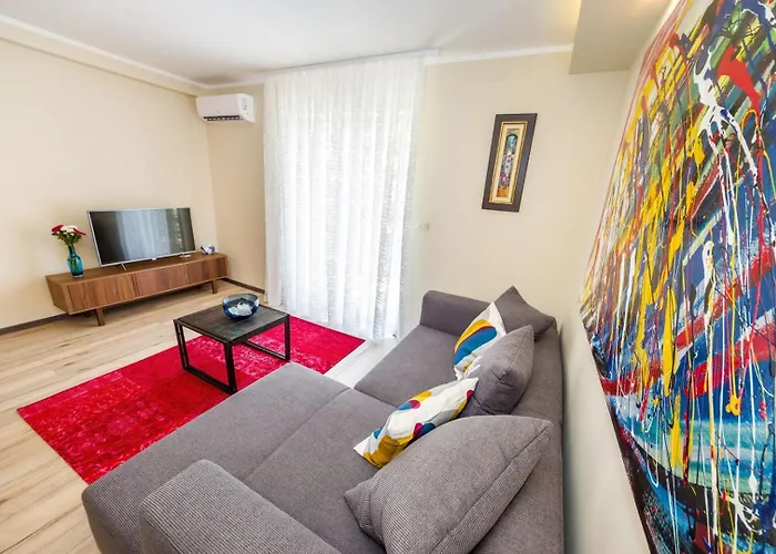 Ema 2br Apt. In Old Town Centre