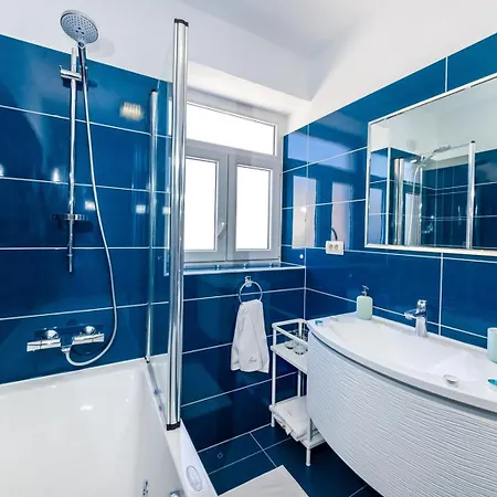 Ema 2br Apt. In Old Town Centre