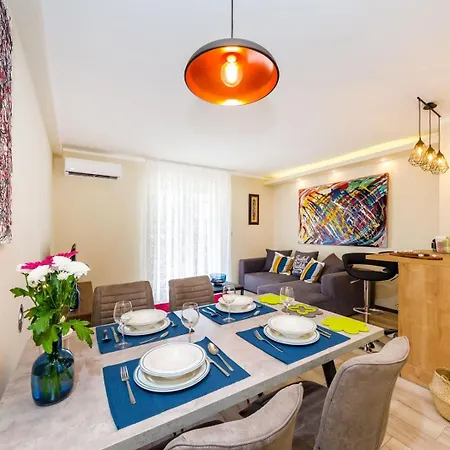 Ema 2br Apt. In Old Town Centre * Zara