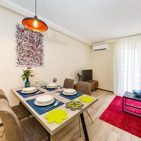 Ema 2br Apt. In Old Town Centre Zara