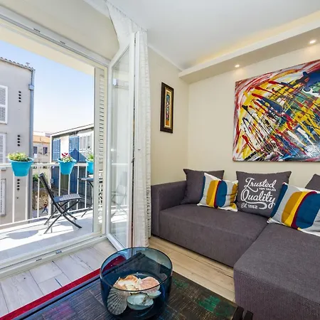 Ema 2br Apt. In Old Town Centre Apartmán *