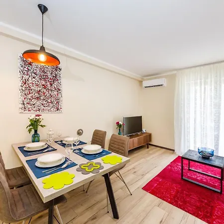 Apartmán Ema 2br Apt. In Old Town Centre Zadar