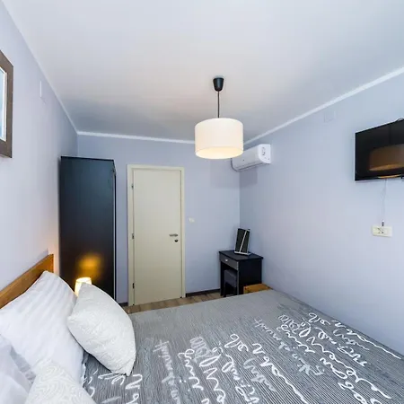 Ema 2br Apt. In Old Town Centre Apartmán