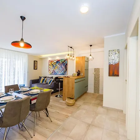 Apartmán Ema 2br Apt. In Old Town Centre *