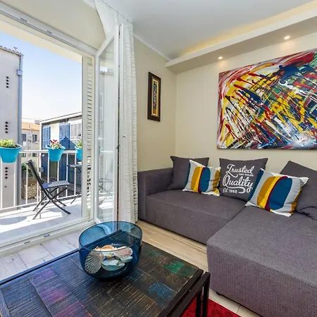 Ema 2br Apt. In Old Town Centre Apartmán