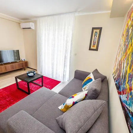 Ema 2br Apt. In Old Town Centre