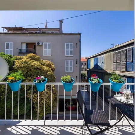 Apartmán Ema 2br Apt. In Old Town Centre