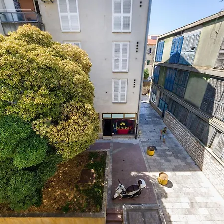 Ema 2br Apt. In Old Town Centre Apartmán *