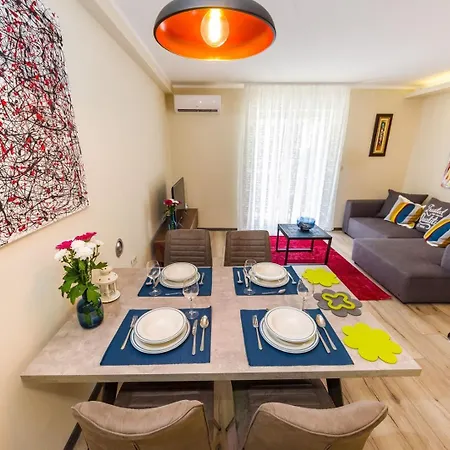 Ema 2br Apt. In Old Town Centre Appartamento Zara