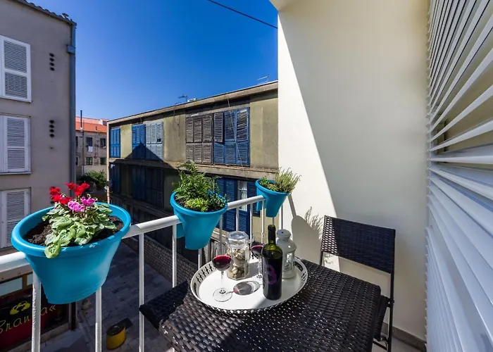 Ema 2br Apt. In Old Town Centre *