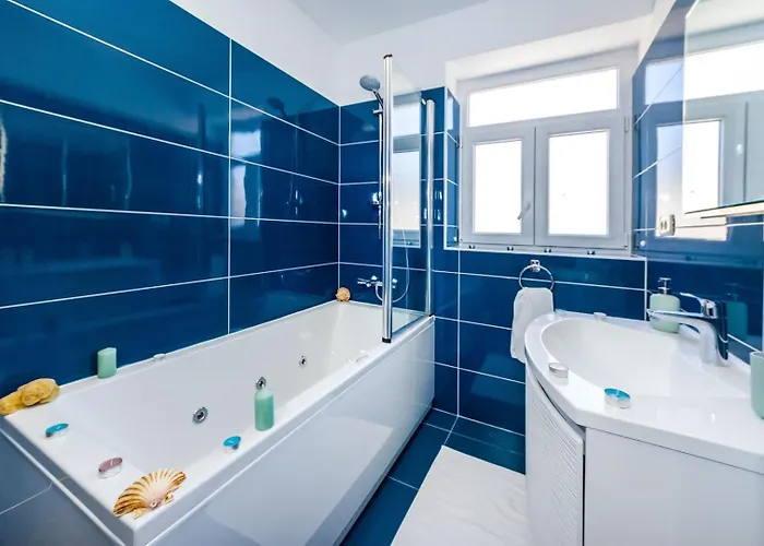 Ema 2br Apt. In Old Town Centre